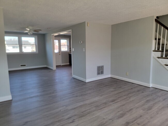 Foto del edificio - 1418 Barrett Rd