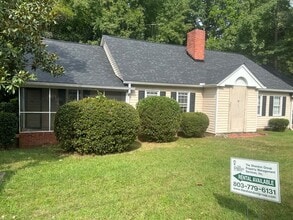 Building Photo - 1717 Kennedy Dr