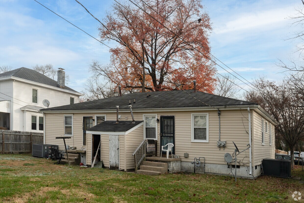 Primary Photo - 3008 Cliff Ave