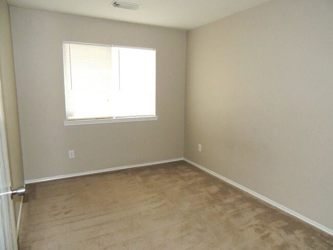 Building Photo - 1426 Hallcroft Ln