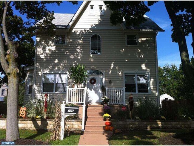 Building Photo - 145 Ridgeway Ave