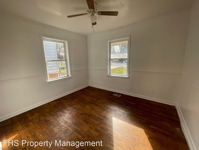 Building Photo - 3 br, 1 bath House - 1429 E Pacific