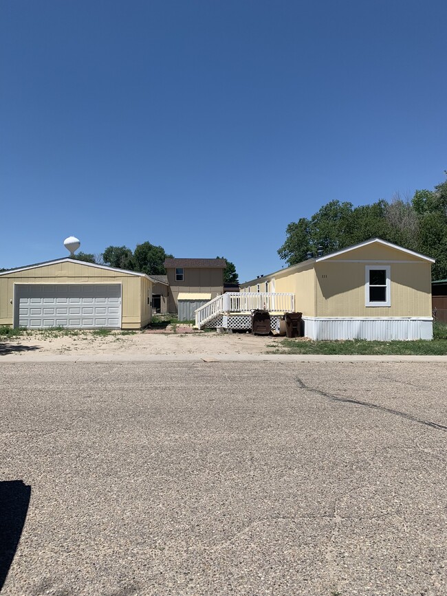 Building Photo - 111 Beach Dr