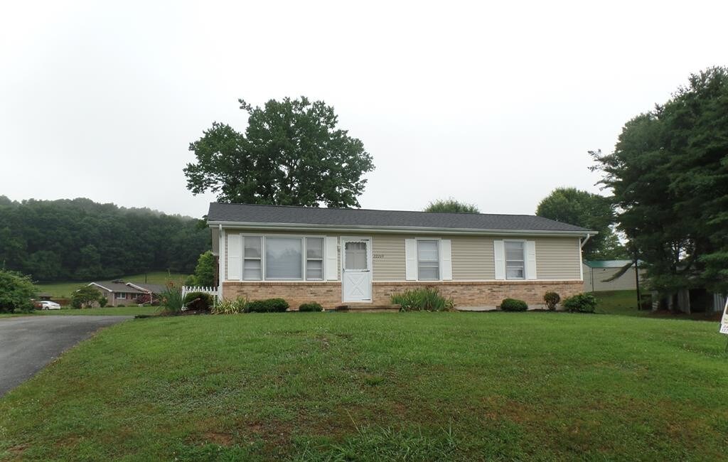 Primary Photo - 22269 Green Village Dr
