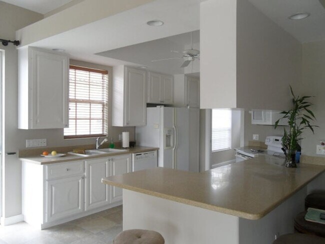 Building Photo - 8158 Rosalie Ln