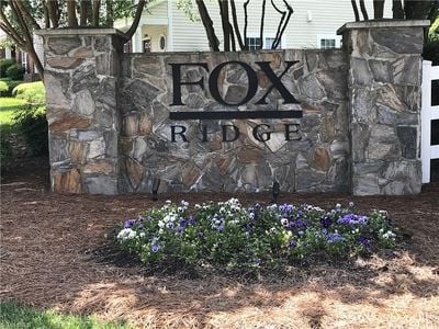 Foto del edificio - 5922 Fox Ridge Ln