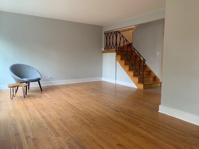 Building Photo - 811 Hibbard Rd