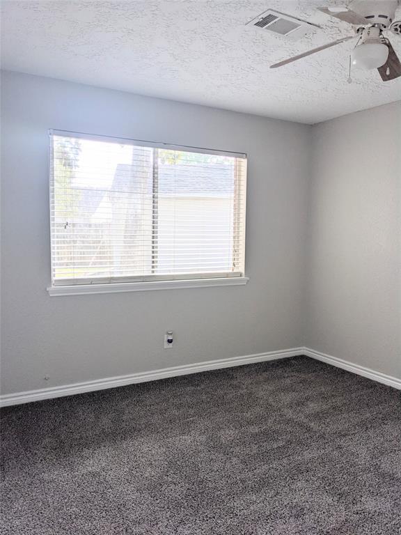 Foto del edificio - 5441 Thornwood Cir