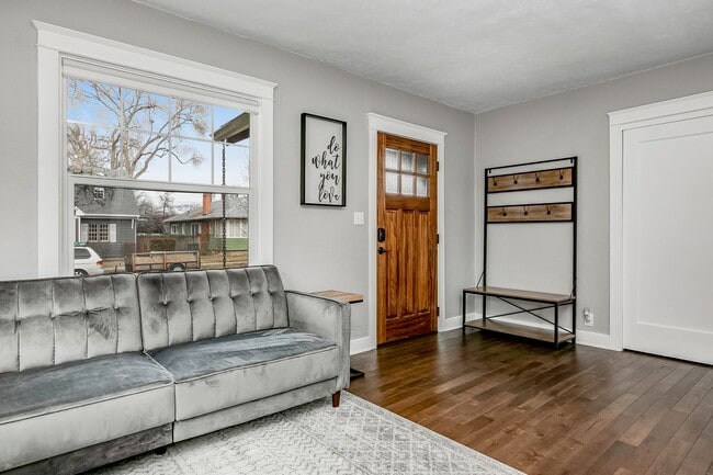 Building Photo - North End Beauty with Bonus Space & Garage!