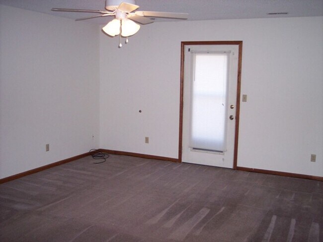 Foto del edificio - 807 Foster Ln