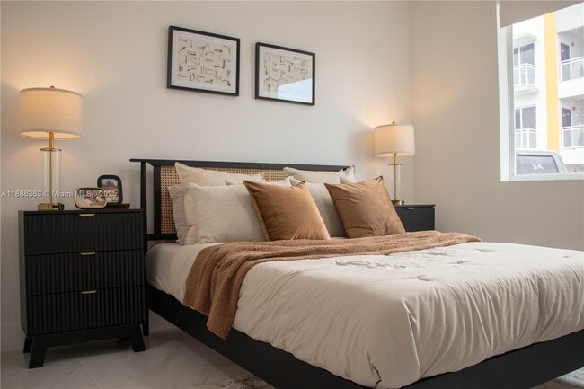 Foto del edificio - 1451 W 29th St