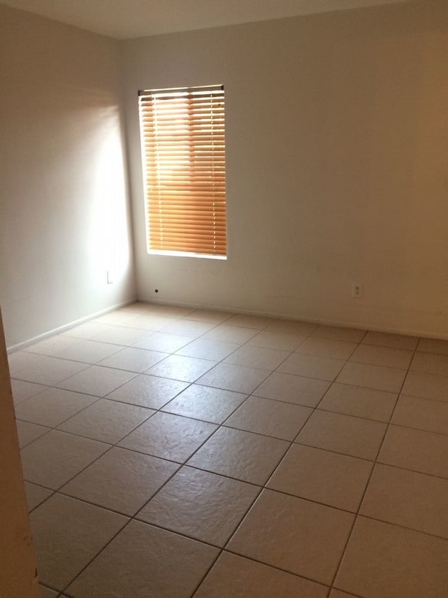 Foto del edificio - 740 E 3rd Ave