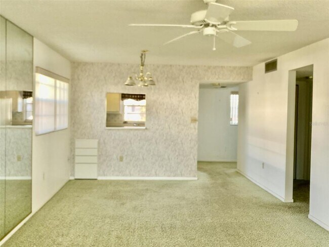Foto del edificio - 202 47th Ave Dr W