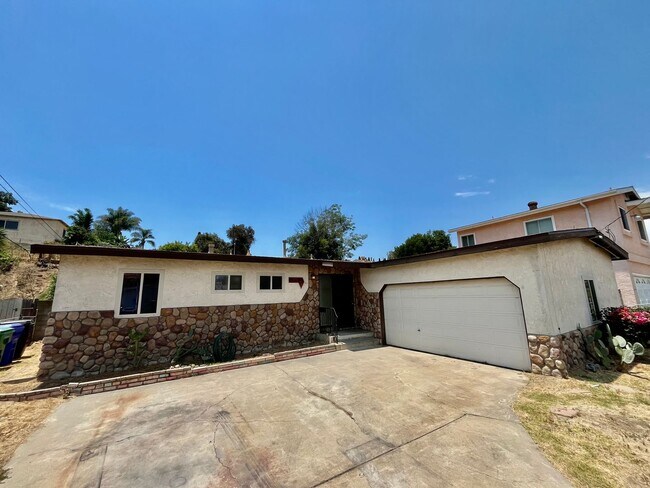 Building Photo - Beautiful 3B 2BA Home in Paradise Hills