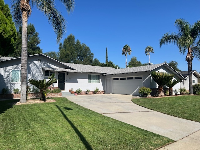 Oversized 2 car garage - 8109 Glade Ave