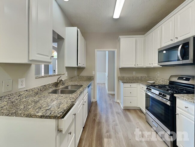 Building Photo - 440 Pebble Blvd