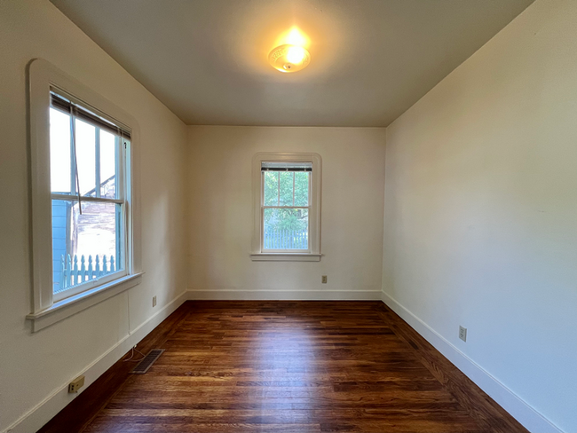 Building Photo - Charming one bedroom house near downtown Napa