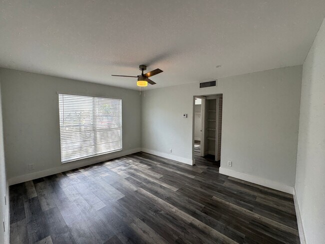 Foto del edificio - 4409 Treehouse Ln