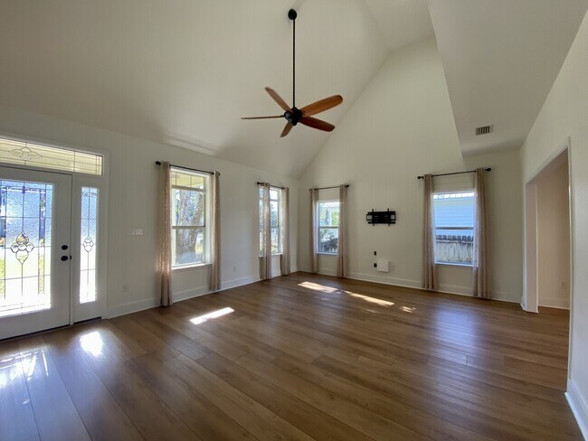Building Photo - 27189 Park Drive