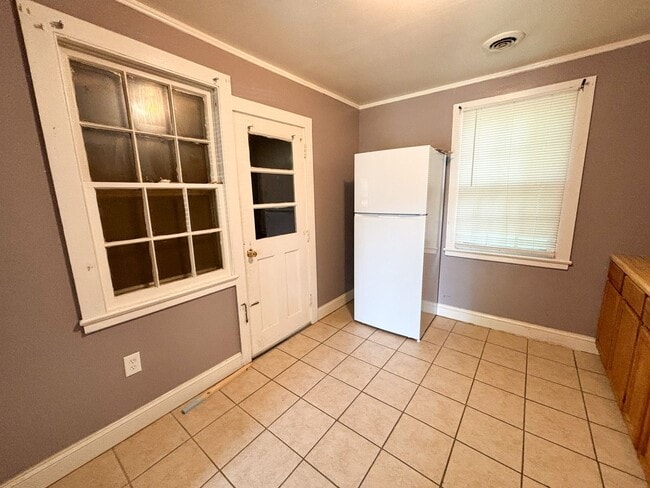Building Photo - Italian Estates Property Management