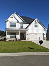 Building Photo - 233 Ravenwood Dr