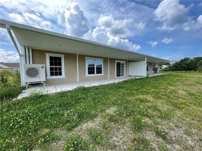 Building Photo - 10W Davian Dr