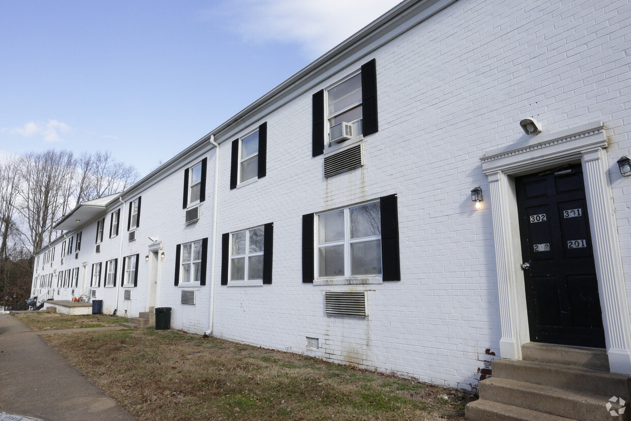 Sky Terrace - Garrisonville Apartments