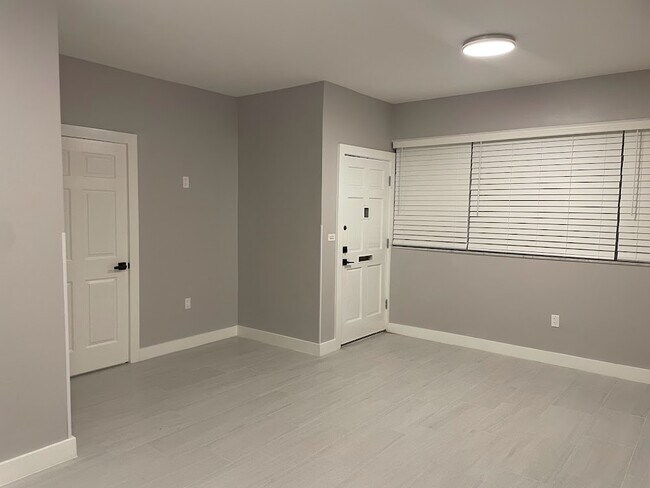 Foto del edificio - 1400 SW 27th Ave