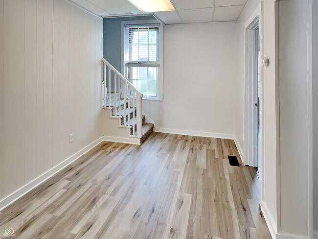 Foto del edificio - 223 W Bow St