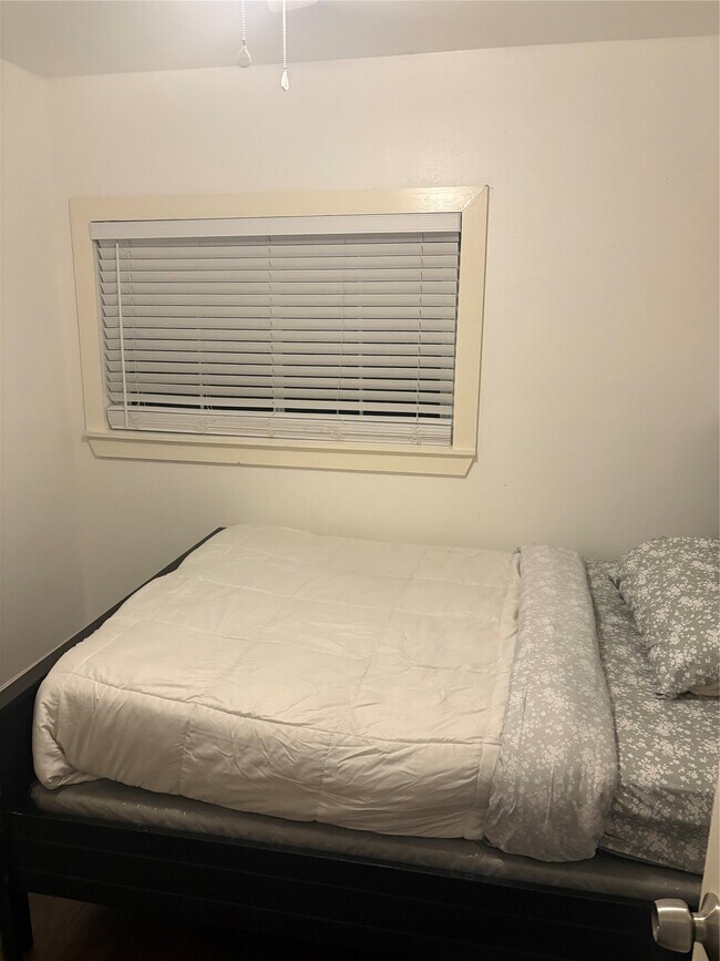 Building Photo - 3021 Gray St