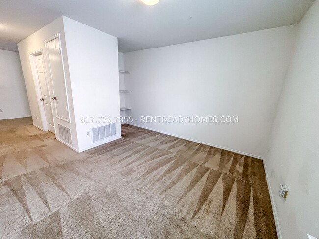 Building Photo - 604 Saddleway Dr