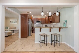 Building Photo - 11522 Oval Dr W