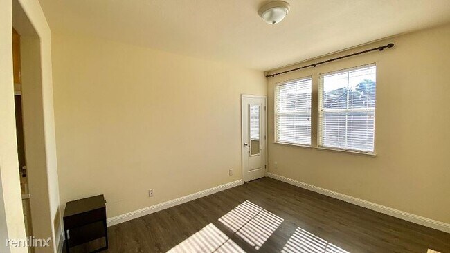 Building Photo - 2 br, 2 bath Townhome - 55 Hammond St