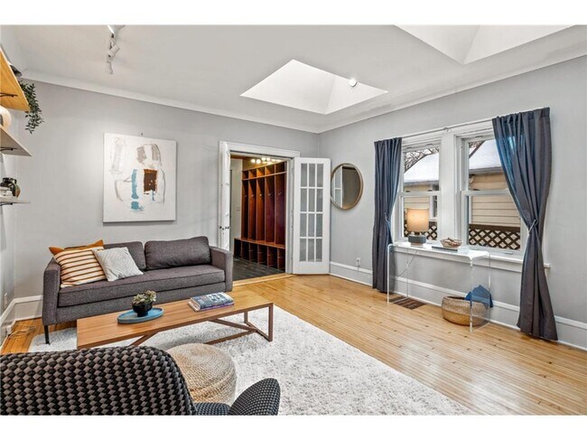 Foto del edificio - 972 Watson Ave