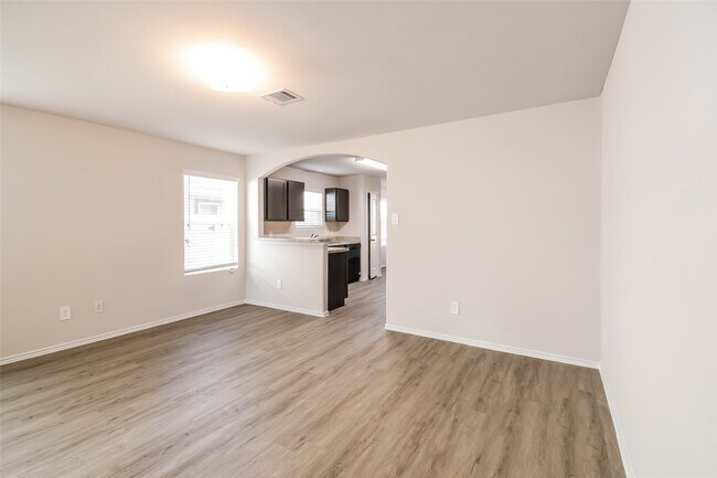 Building Photo - 4818 Banyan Tree Trl