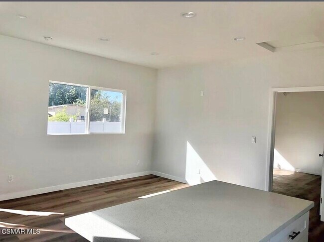 Foto del edificio - 14083 La Rue St