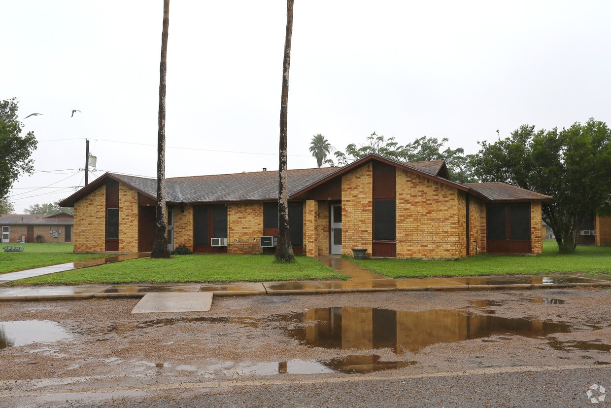 Leon Gardens Apartments in Brownsville, TX