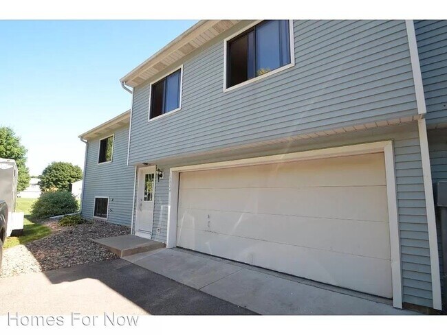 Foto del edificio - 3 br, 2 bath House - 15524  Claret Ave W.