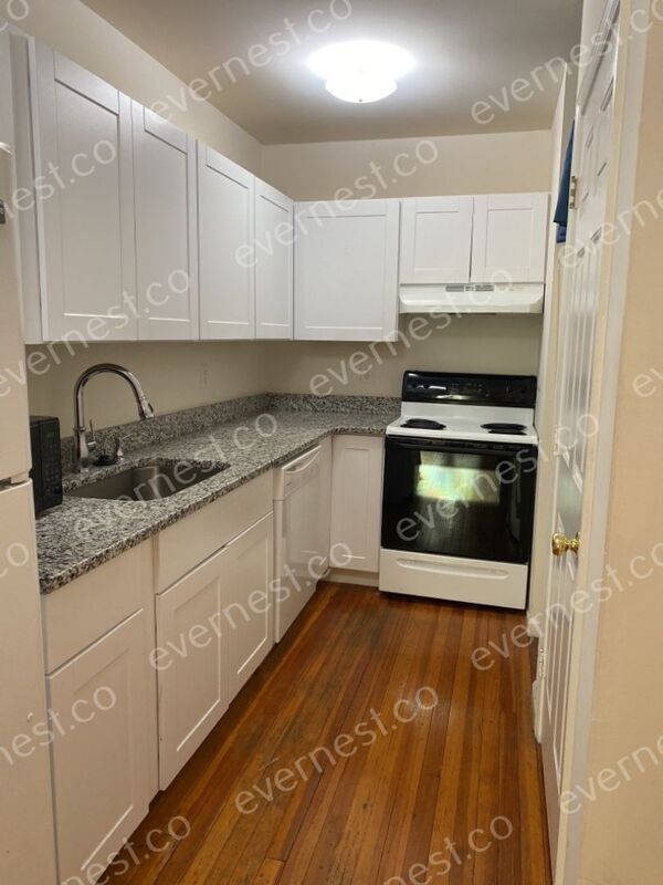 Building Photo - 710 Princess Anne St