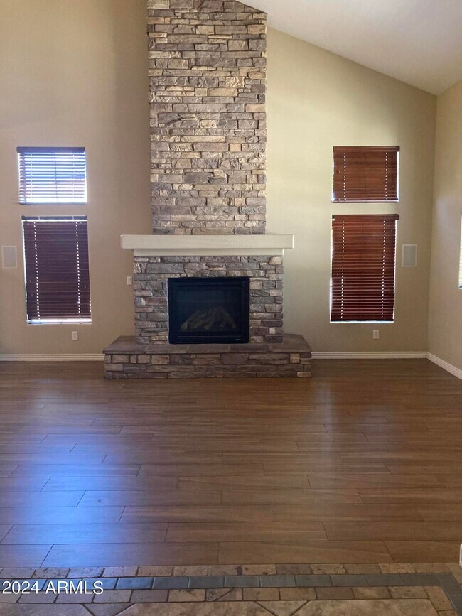 Building Photo - 2014 W Quail Track Dr
