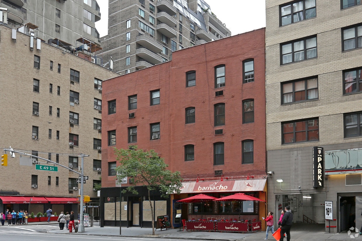 Building Photo - 302 E 49th St