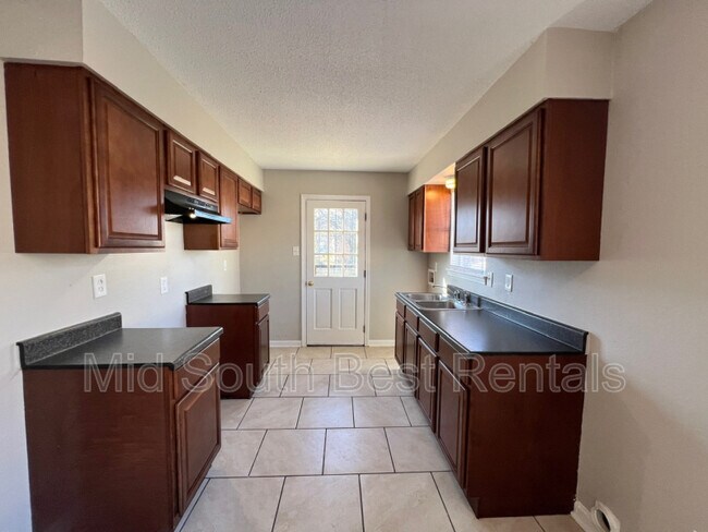 Foto del edificio - 3441 Forrester Rd