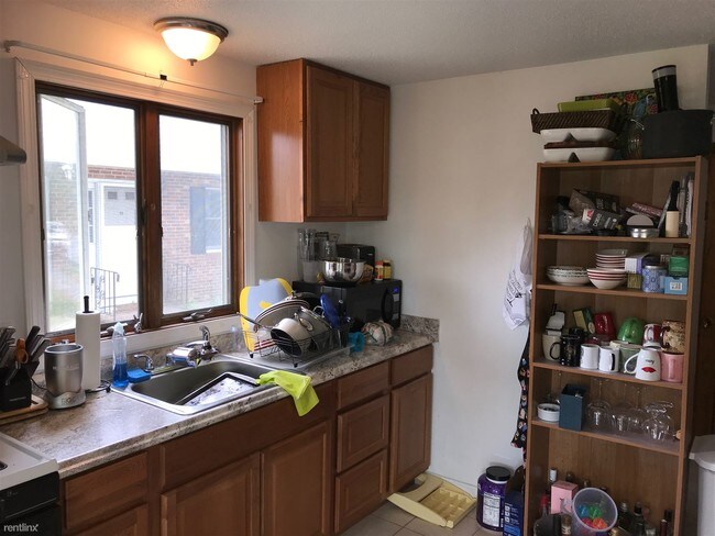 Building Photo - 2 br, 1.5 bath Apartment - 48 Eaton St