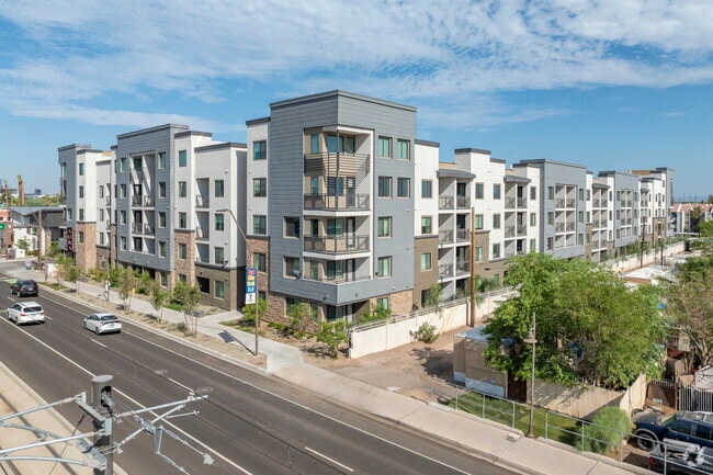 Building Photo - Aura Apache