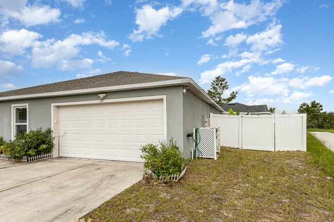 Building Photo - 139 Violet Ct