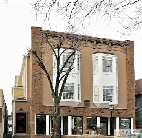Primary Photo - 459 Main St