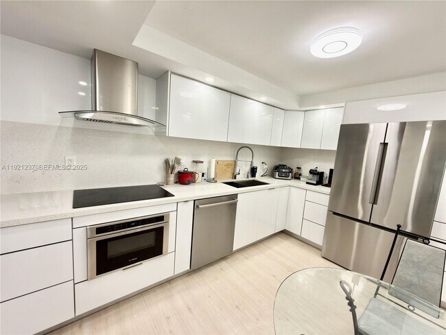 Foto del edificio - 3140 S Ocean Dr