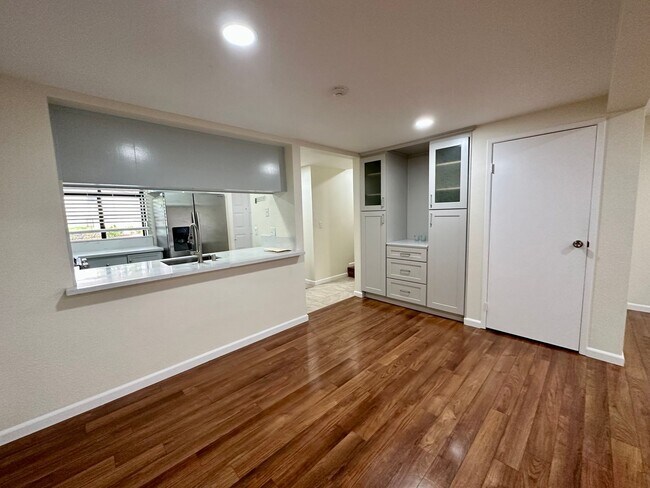 Foto del edificio - Spacious 3 Bed 2.5 Bath in Newark!