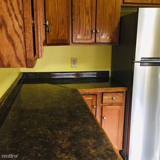 Building Photo - 2 br, 1 bath Apartment - 623 Raub St 2 Unit 2