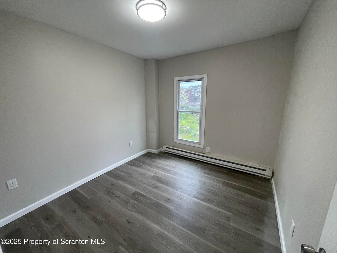 Foto del edificio - 1418 Monsey Ave